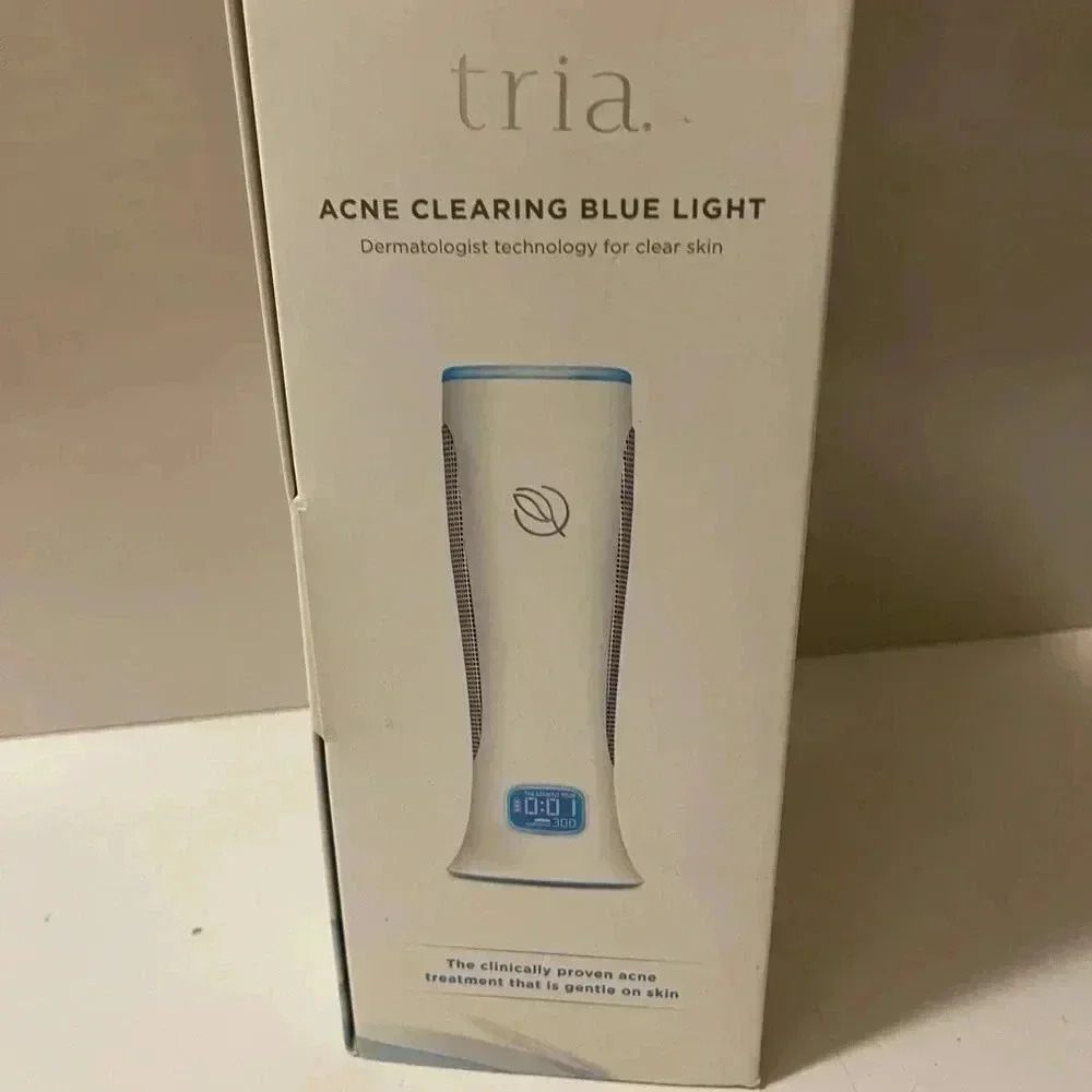 Tria Blue Light Acne Clearing. Problem with Acne no worries get this to help you - Picture 7 of 10